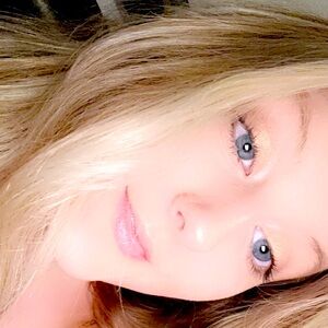 Meet your Posher, Kenzie